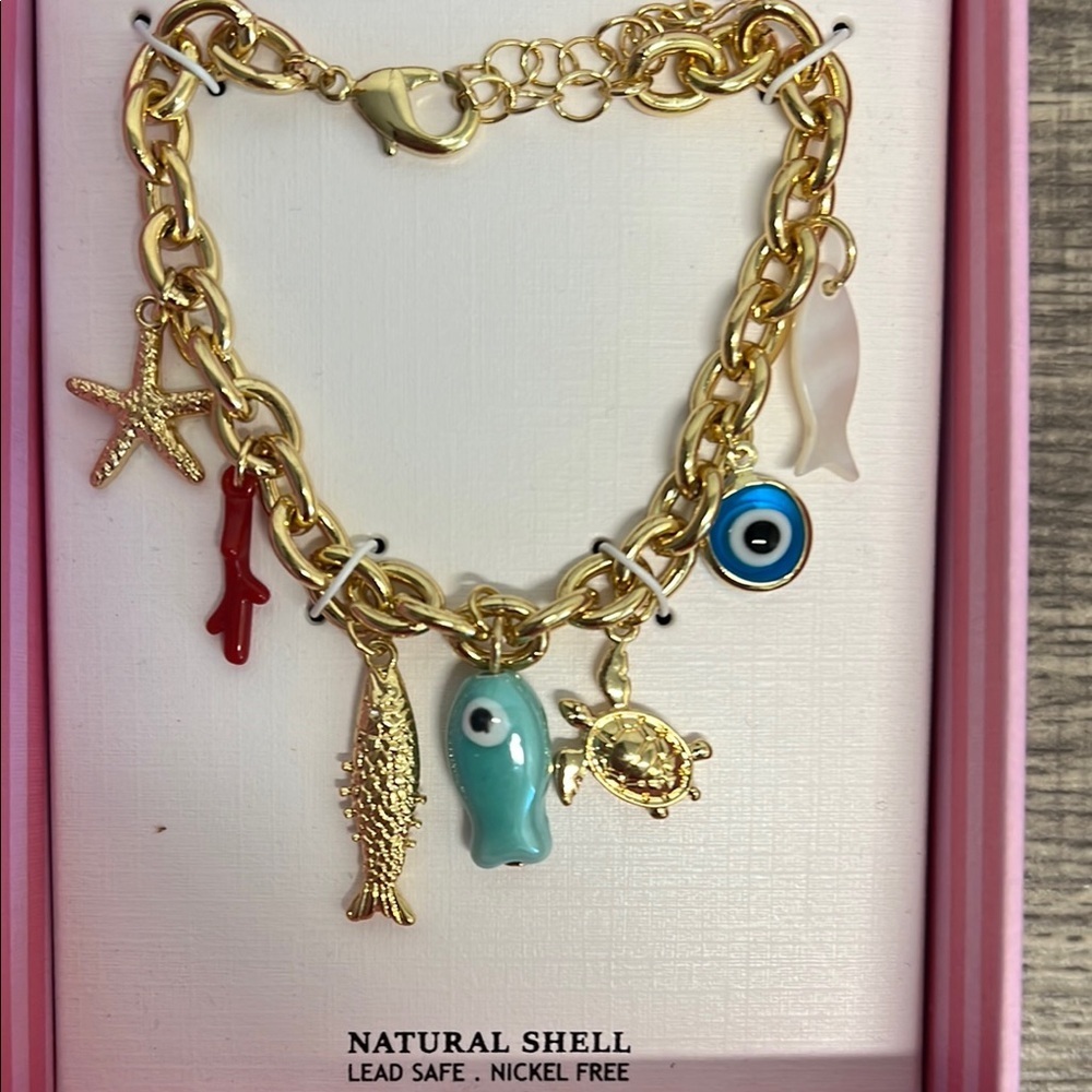 Piper K | Nautical Motif Natural Shell Charm Bracelet - Picture 2 of 5